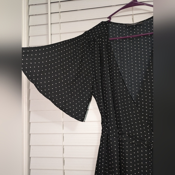 Lulus Women's Farah Black Print Midi Wrap Dress. EUC Size S - Picture 12 of 12